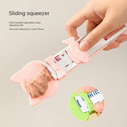 Cute and Convenient Cat Treat Spoons: Easy-Squeeze, One-Handed Feeder, Cat Supplies for Feeding Wet Treats and Supplements